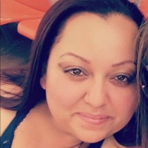 Meet your Posher, Yessenia